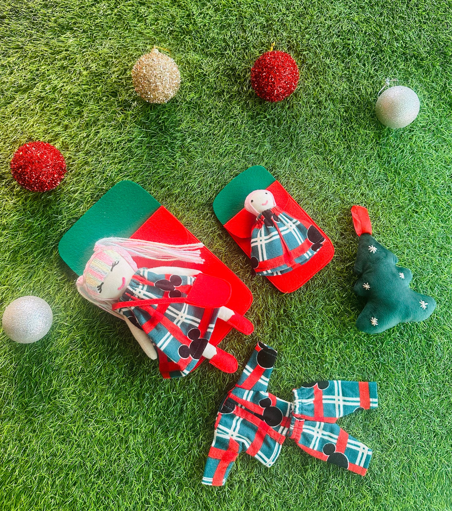 Christmas Mini Dolls Set