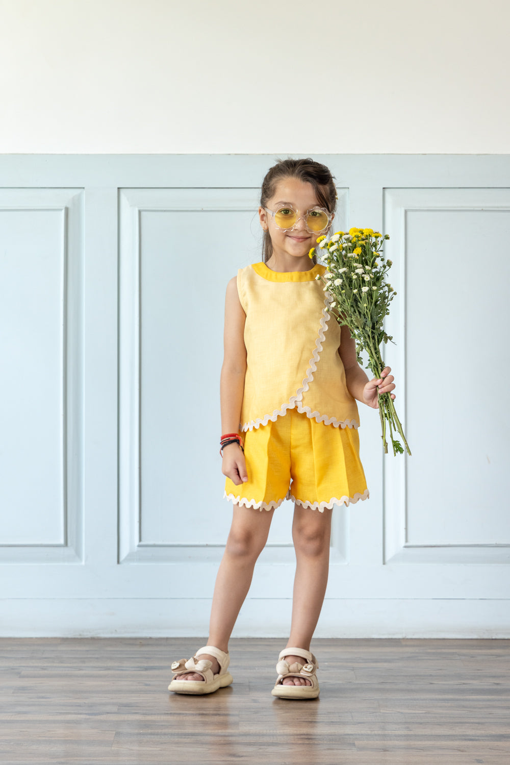 Sunshine Ombre Top With Bermuda Pleated Shorts