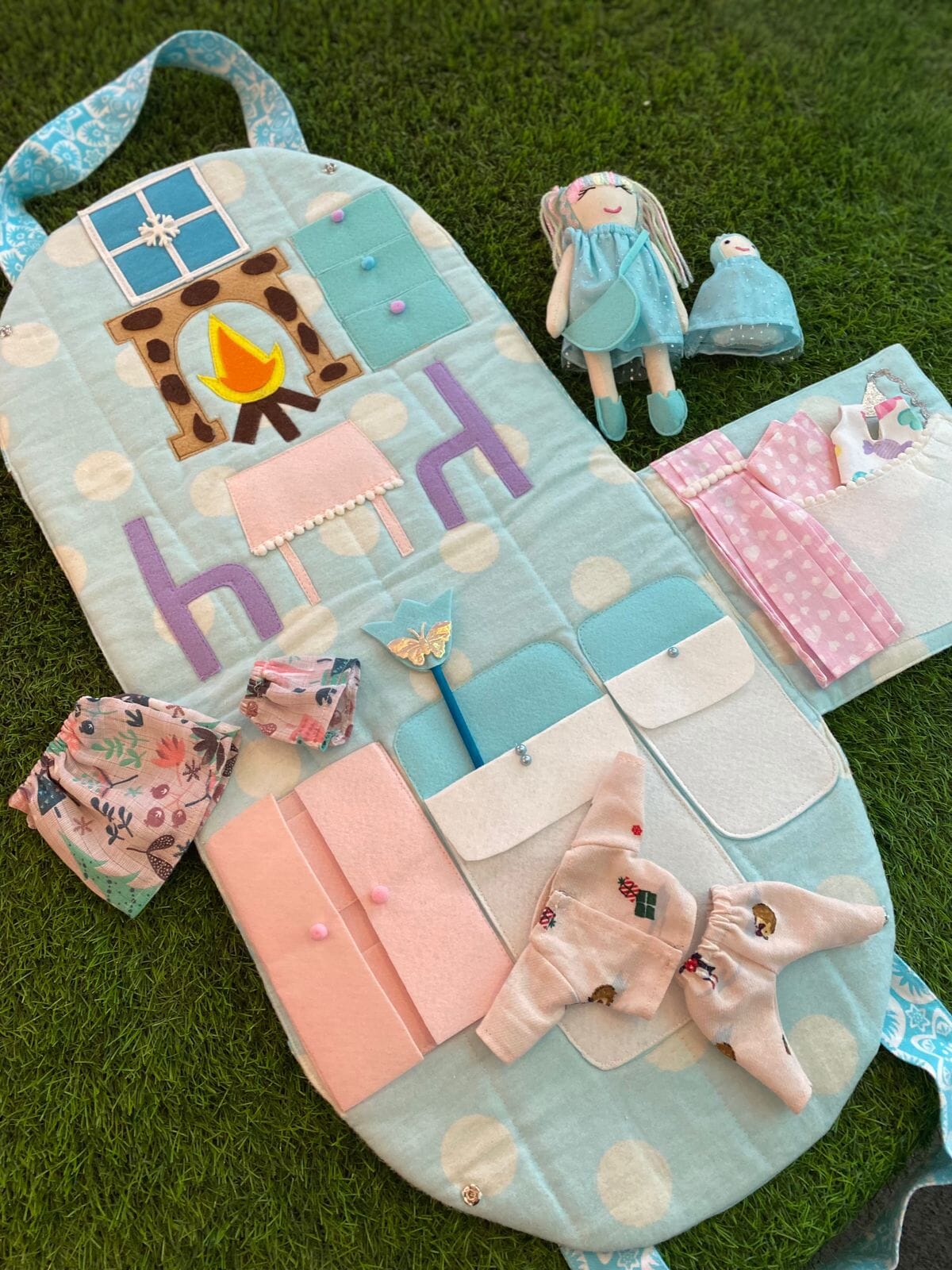 Dollhouse Backpack – Play Therapy Toys: Dollhouses & Furniture
